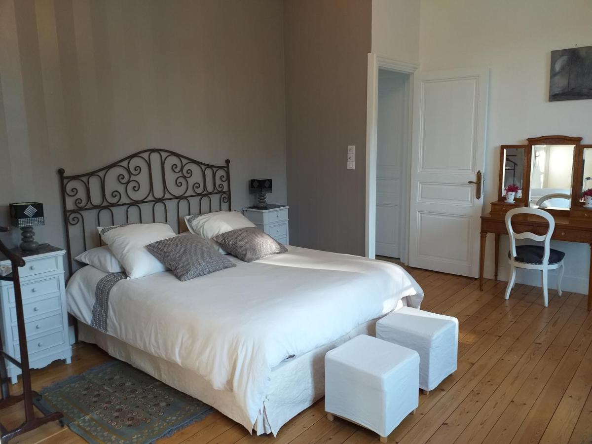 Ouches Domaine Berenguer Bed & Breakfast エクステリア 写真