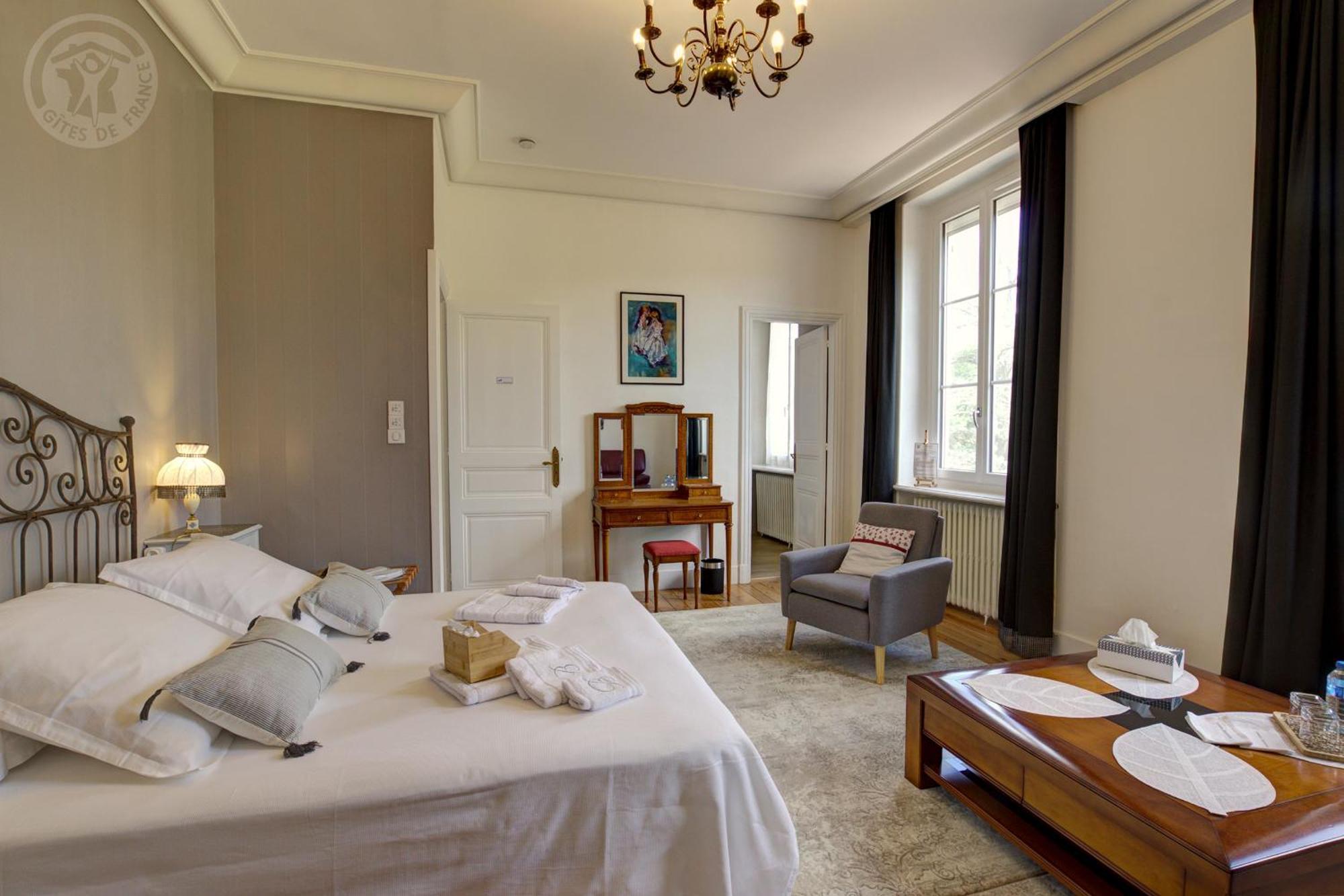 Ouches Domaine Berenguer Bed & Breakfast エクステリア 写真